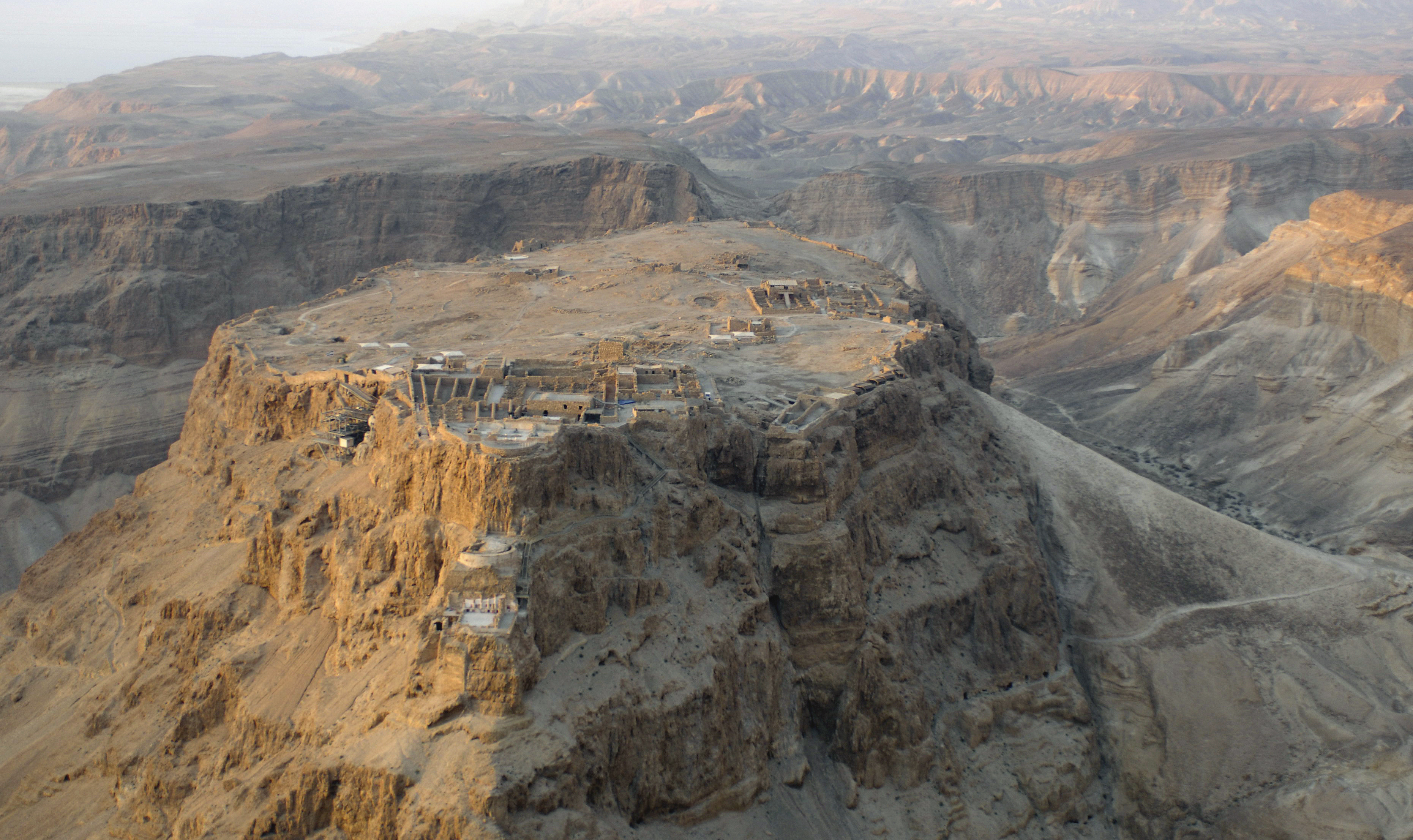 Aerial_view_of_Masada_(Israel)_01