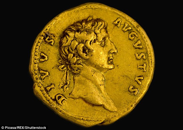 322DAAED00000578-3491387-Minted_in_107_AD_under_Emperor_Trajan_the_coin_bears_the_image_o-m-143_1457973674398