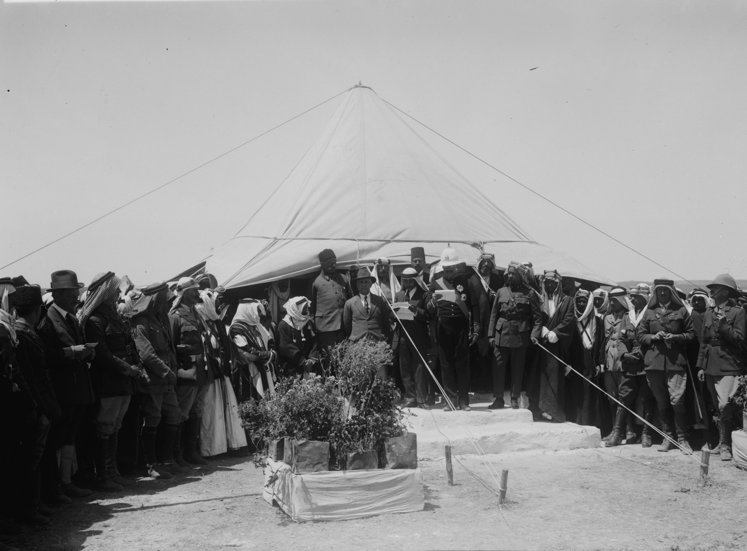 Sir_Herbert_Samuel’s_second_visit_to_Transjordan,_etc._Sir_Herbert_Samuel_reading_the_proclamation._LOC_matpc.02308