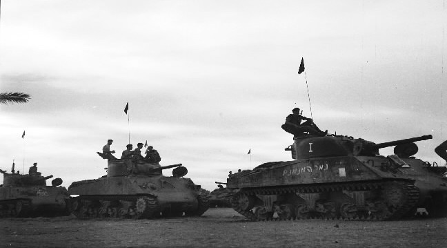 Flickr_-_Israel_Defense_Forces_-_Sherman_Tanks_During_the_Sinai_Campaign-e1475069732821